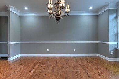 205 Sandy Pointe St-8