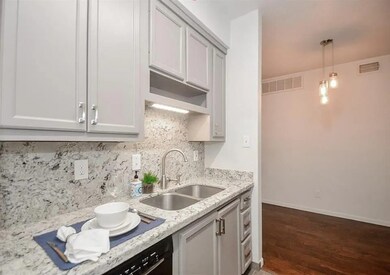 7950 N Stadium Dr unit 247, Houston, TX 77030 - photo 4