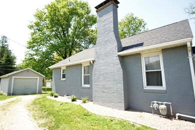 711 Peoria St, Lincoln, IL 62656 - photo 3