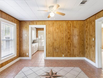 1813 Cottonwood Ave, Bay City, TX 77414 - photo 5