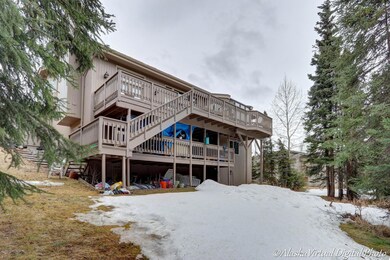 2 large decks to enjoy views