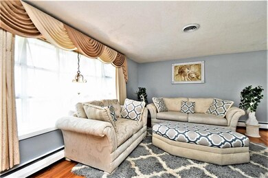 537 W Leslie St, Allentown, PA 18103 - photo 4