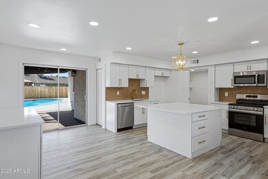 407 E Orion St-10