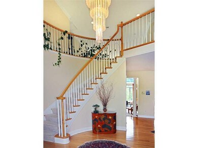 Entry/Foyer. Grand and open entry invite guests in