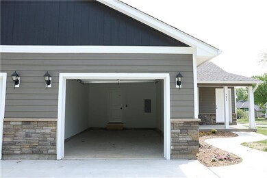 902 N 9th St, Neodesha, KS 66757 - photo 7