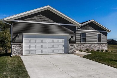 5116 Ruhd St SW, Cedar Rapids, IA 52404 - photo 3