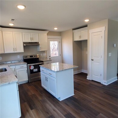 226 Boyd St, Statesville, NC 28677 - photo 6