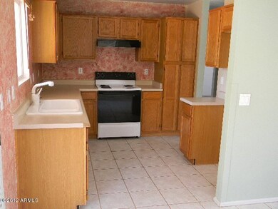 023-302389 Kitchen 2