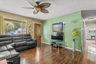 9120 Tammy Ln, Moss Point, MS 39562 - photo 4