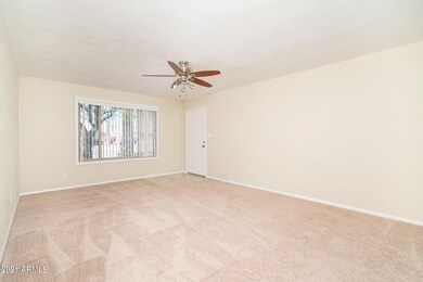 04_Living-Room_02