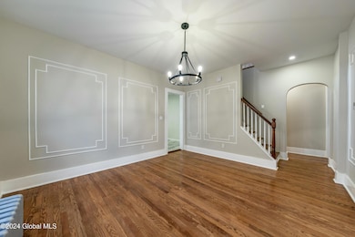 27 Fullerton St, Albany, NY 12209 - photo 4