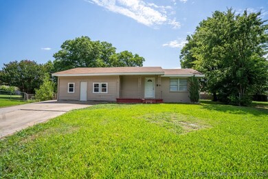27 Hillcrest Ave NE, Ardmore, OK 73401 - photo 2
