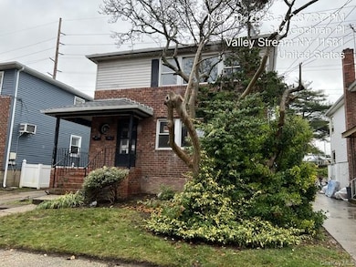 343 Cochran Place, Valley Stream, NY 11581 - photo 3