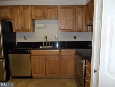 7661 Provincial Dr unit 314, West McLean, VA 22102 - photo 3