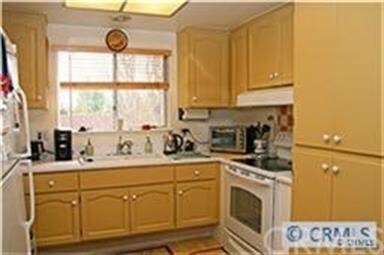 Kitchen has Newer Appliances