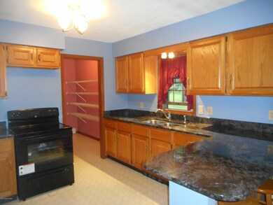 225 Howell Ln, Stroudsburg, PA 18360 - photo 7