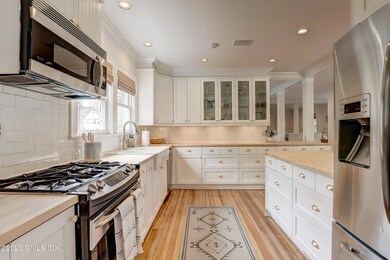 26 Pleasant St, Cos Cob, CT 06807 - photo 6