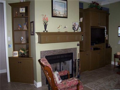 Den/Family/Great Room. Fireplace & Built-In shelvi