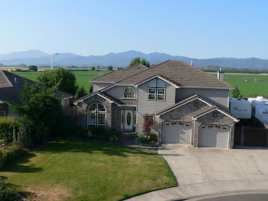 103 Amanda Ct, Central Point, OR 97502 - photo 2