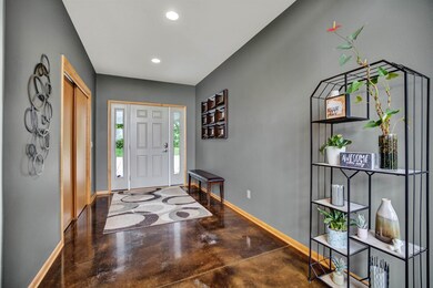 4860 Highwood Cir, Middleton, WI 53562 - photo 3