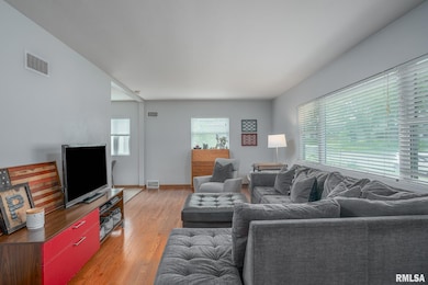 2857 Washington Ln, Davenport, IA 52804 - photo 3