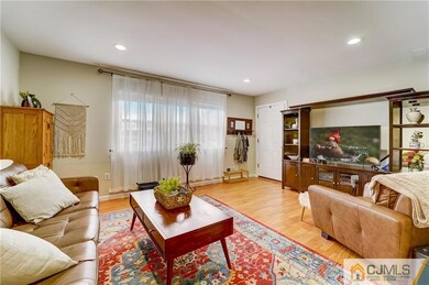 11 Delaware Ct unit 901, Matawan, NJ 07747 - photo 2