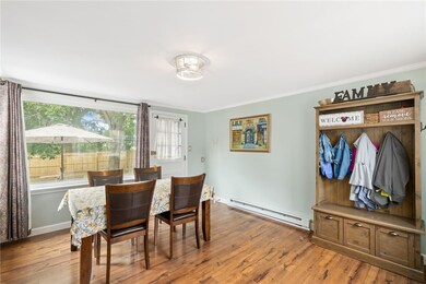Entryway/ Mudroom/ Dining Area