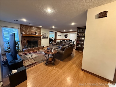 2706 Brookside Cir, McAlester, OK 74501 - photo 2