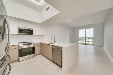 Hollywood Station unit 1007, Hollywood, FL 33020 - photo 3