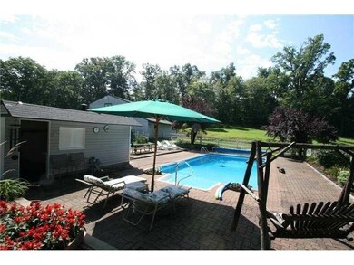 Swimming Pool/Hot Tub/Sauna.