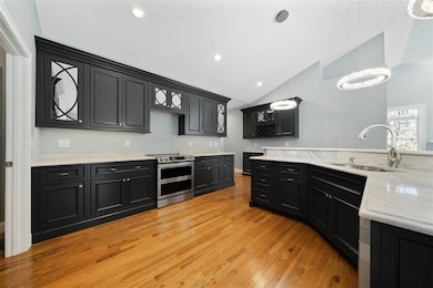 54 Baldwin St, Nashua, NH 03064 - photo 5