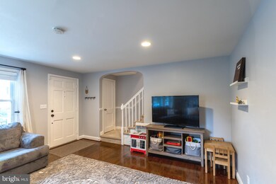 222 Medwick Garth E, Baltimore, MD 21228 - photo 5