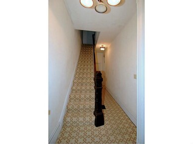Entry/Foyer.