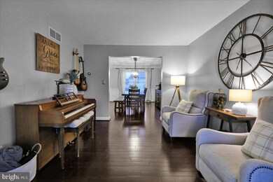 1008 Leanne St, Reading, PA 19605 - photo 6