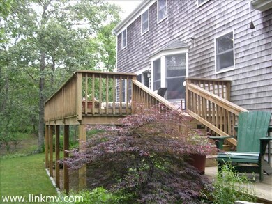 Two-level deck