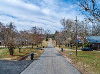 1626 2nd St, Victoria, VA 23974 - photo 3