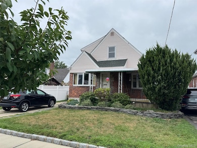 1403 Park Ave, New Hyde Park, NY 11040 - photo 2