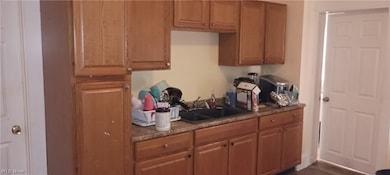 Kitchen with sink UP