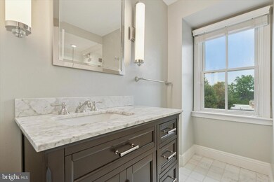 200 W Wayne Ave unit 4, Wayne, PA 19087 - photo 3