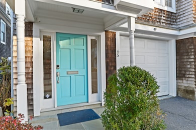 65 Thorpe St, Fairfield, CT 06824 - photo 2