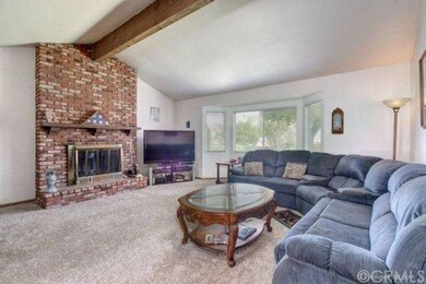 Vaulted ceiling makes this big room feel even larg