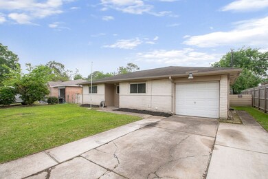 17010 David Glen Dr, Friendswood, TX 77546 - photo 3