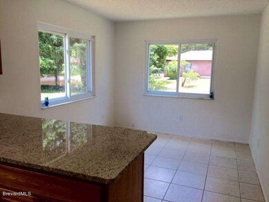 Breakfast nook and bar