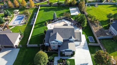 Bird's eye view of a pool area