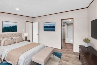 30-web-or-mls-621-West-Strang-58 - Bedro