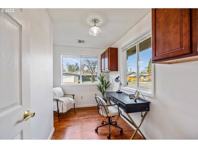 913 N van Duyn St, Eugene, OR 97401 - photo 5