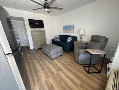 1305 Washington Ave unit 6, Bay City, MI 48708 - photo 5