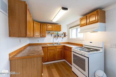 04-Kitchen_KC_00886-HDR
