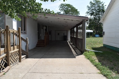 917 Missouri Ave, Alliance, NE 69301 - photo 3