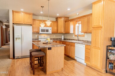 4221 Shaun Lane - MLS Size-6